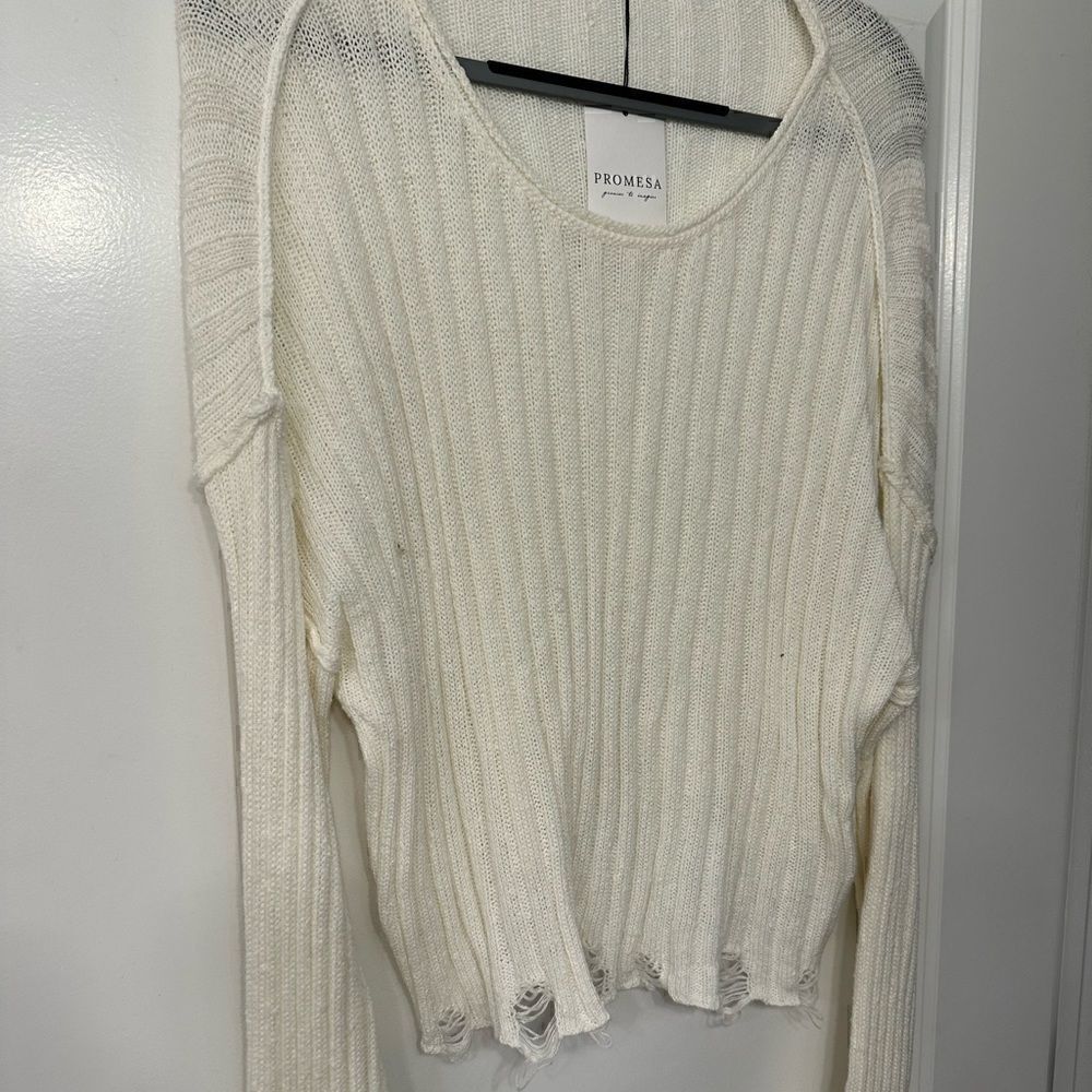 Ribbed Distressed‎ Sweater - Picture 5 of 9